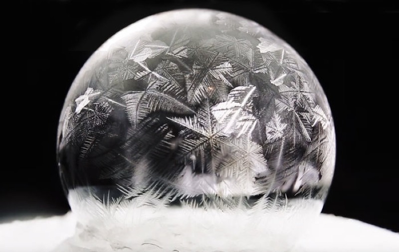 Savor the Ephemeral Beauty of These Frozen Soap Bubbles