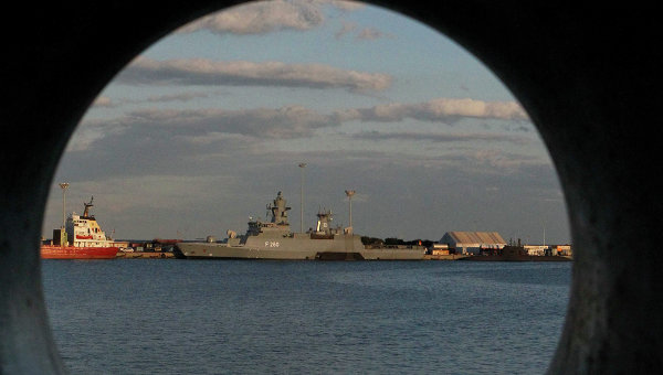 Британский военный корабль HMS Defender. Архивное фото