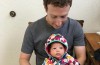 Facebook er Zuckerberg Vasser I Vaksinen Debatt Med Baby Bilder Foto