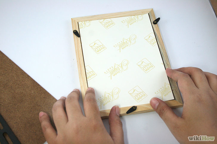 Image titled PutPicframe Step 1