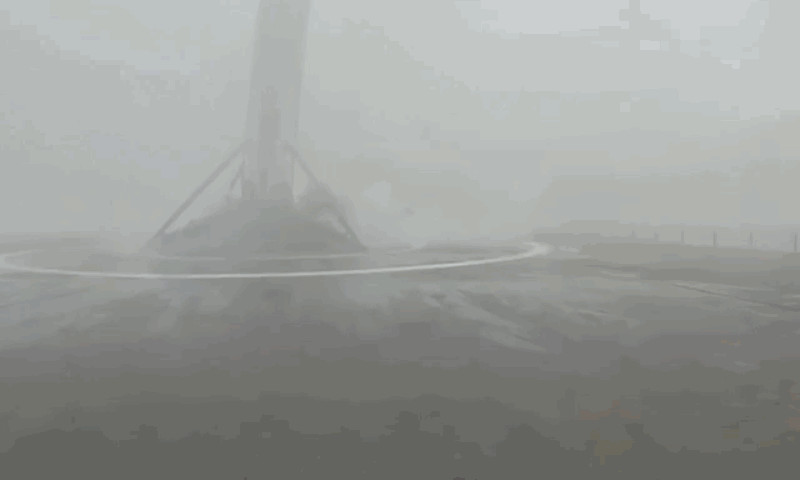 Watch SpaceX's Rocket Land, Then Fall Over