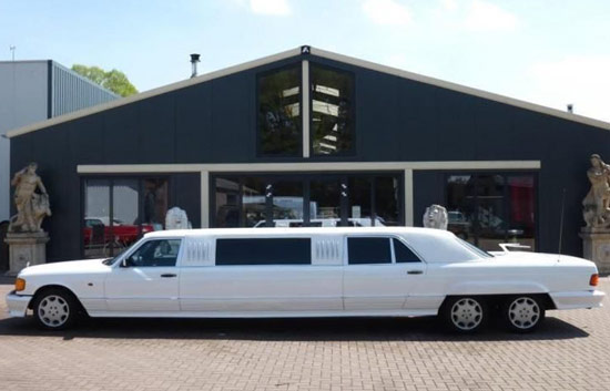 Mercedes Limousine