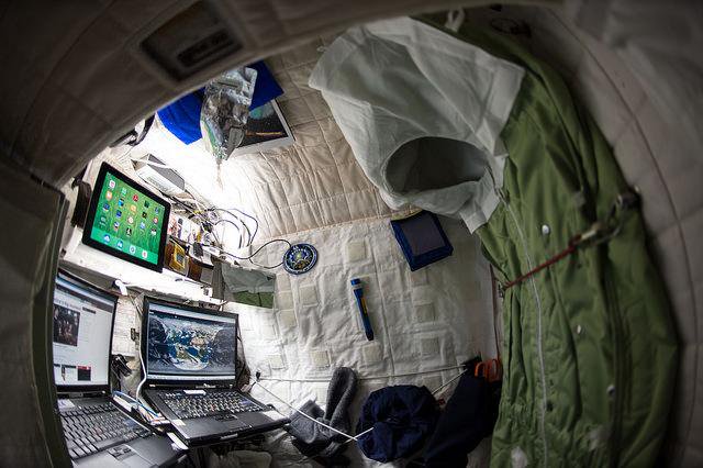 Astronaut Scott Kelly on Liquid Salt, a Stinky Station, and Sleeping in Freefall