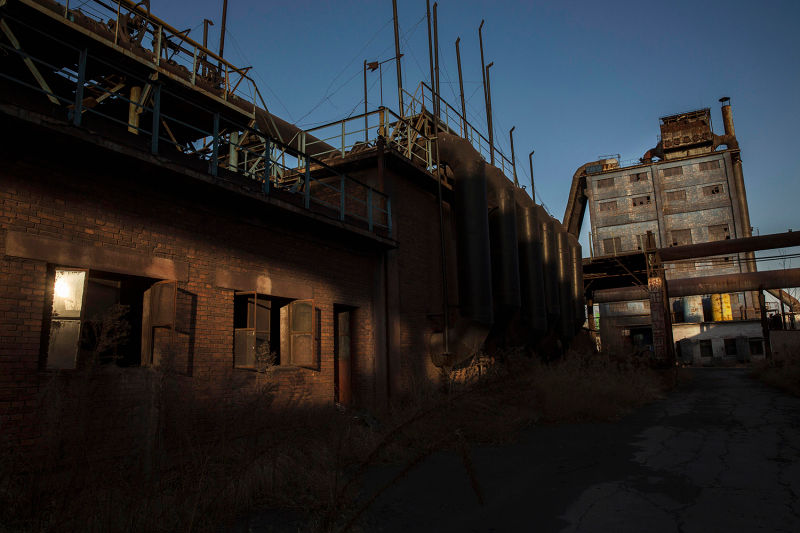 Haunting Photos From an Abandoned Steel Mill in China