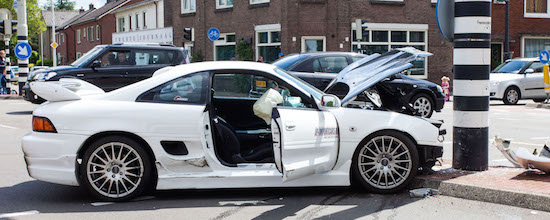 Tien politie-auto's ingezet om gestolen Toyota MR2 te stoppen