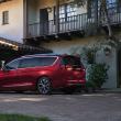 image Chrysler-Pacifica-2017-022.jpg