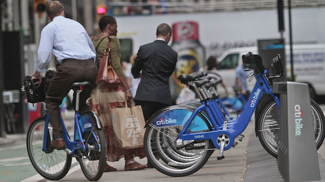 Man Wins Bikeshare Stunts By Riding a Citibike Across the Country