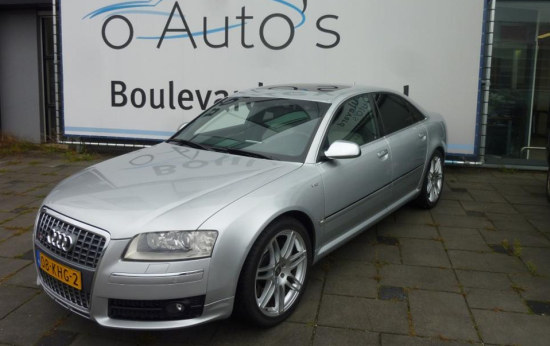 Audi S8 V10 ex-David Beckham BOMVOL OPTIES