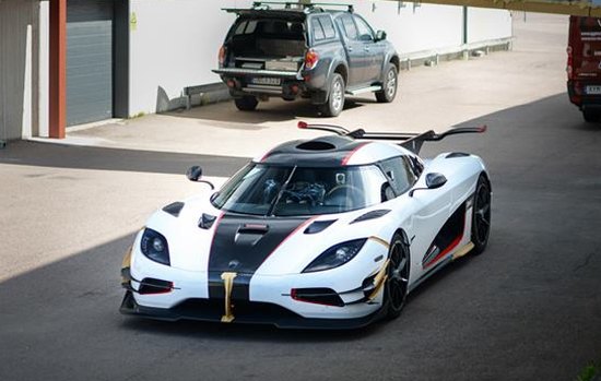 Is de allerlaatste Koenigsegg One:1 een beetje too much?