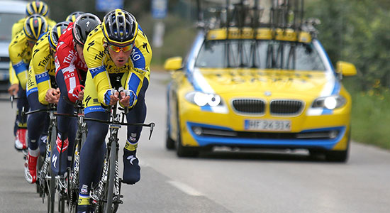 De BMW 5-serie van Tinkoff-Saxo