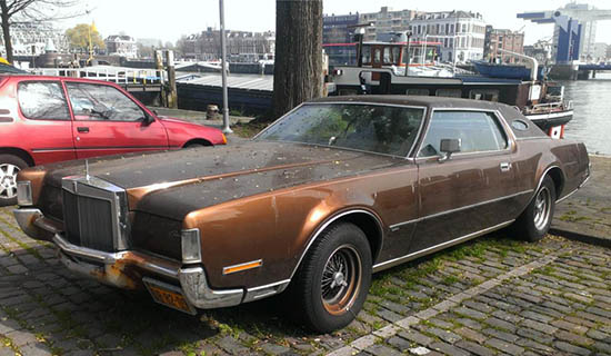 Zeg vogelpoep, waar ga je met die Lincoln heen?