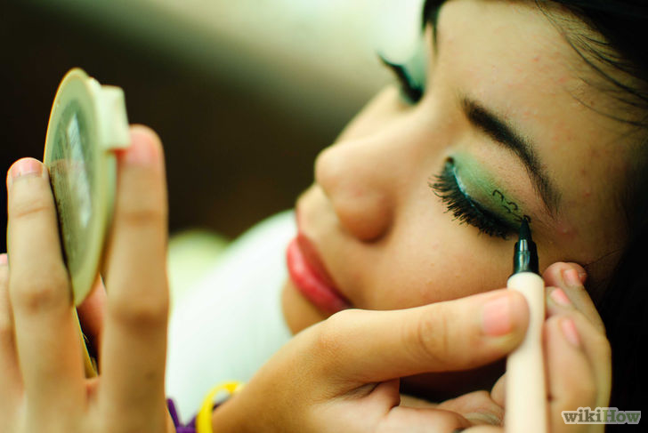 Image titled Apply Green and Pink Leopard Make Up Step 3