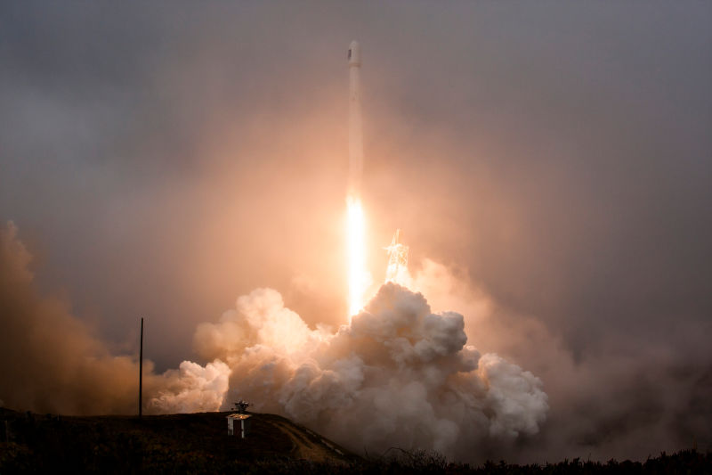 Here's the Behind-the-Scenes Story of SpaceX's Rocket Launch and Landing Attempt