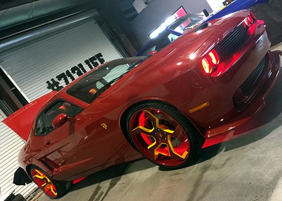 Basketballer transformeert Hellcat in stripheld Flash