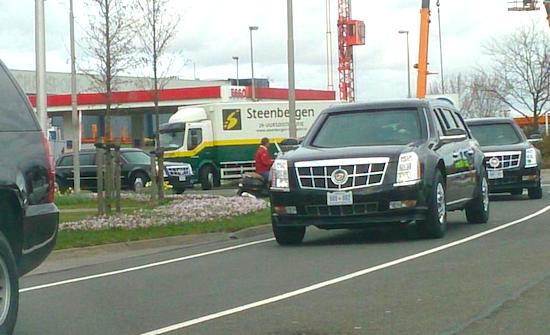 The Beast has landed: Obama's limo's rijden in Nederland