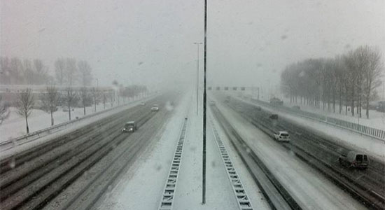 Flinke sneeuwval op sommige snelwegen