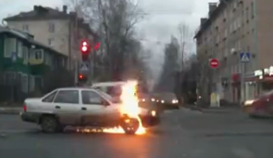 Waarom fikt deze auto spontaan?
