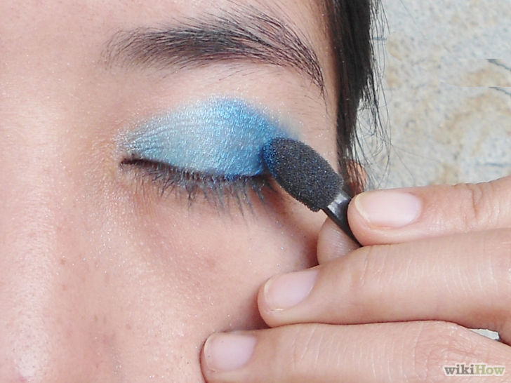 Image titled Apply an Aqua Marine Look on Your Eyes Step 4