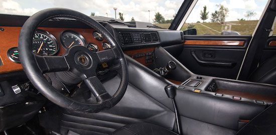 U kunt weer een Lamborghini LM002 kopen