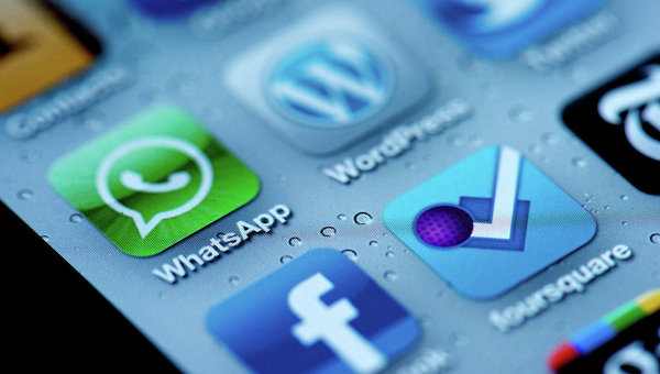 Мессенджер WhatsApp. Архивное фото