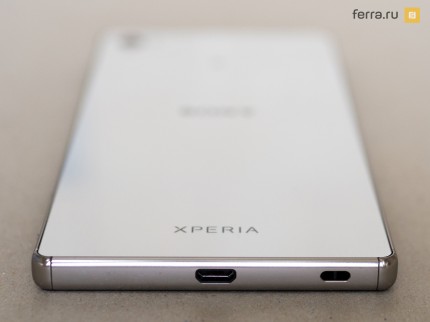 Нижний торец корпуса Sony Xperia Z5 Premium
