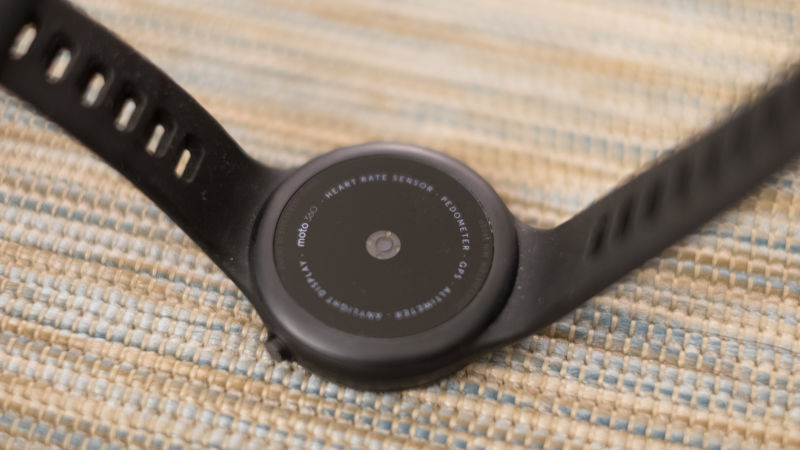 Moto 360 Sport Review: Horrible Software Sinks It