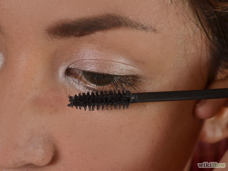 Image titled Apply Makeup for a Glamour Photography Shoot Step 8