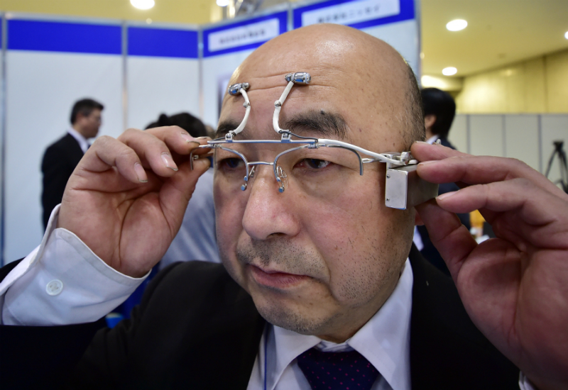 These Smart Glasses Are So Dumb They Make Google Glass Look Genius