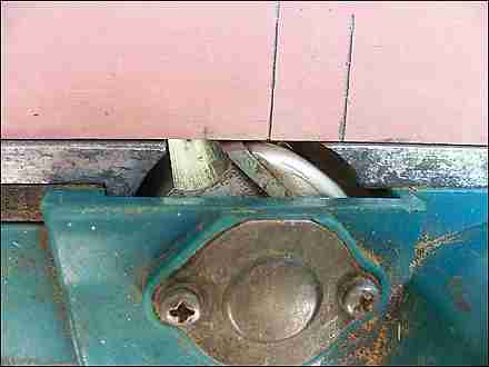 Image titled setting a planer blade