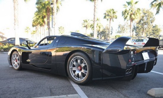 Maserati MC12 zwart