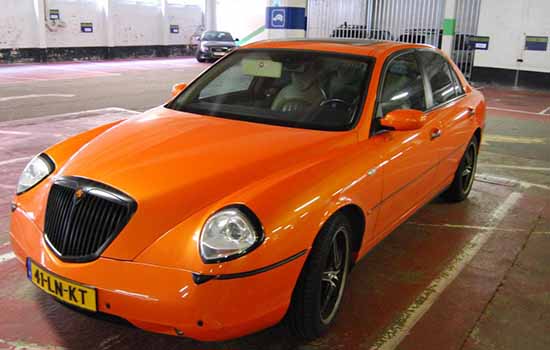 Lancia Thesis oranje