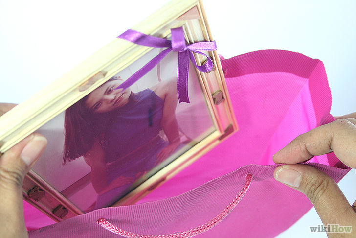 Image titled FrameInBag Step 6