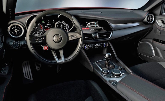 Dit is het dashboard van de nieuwe Giulia
