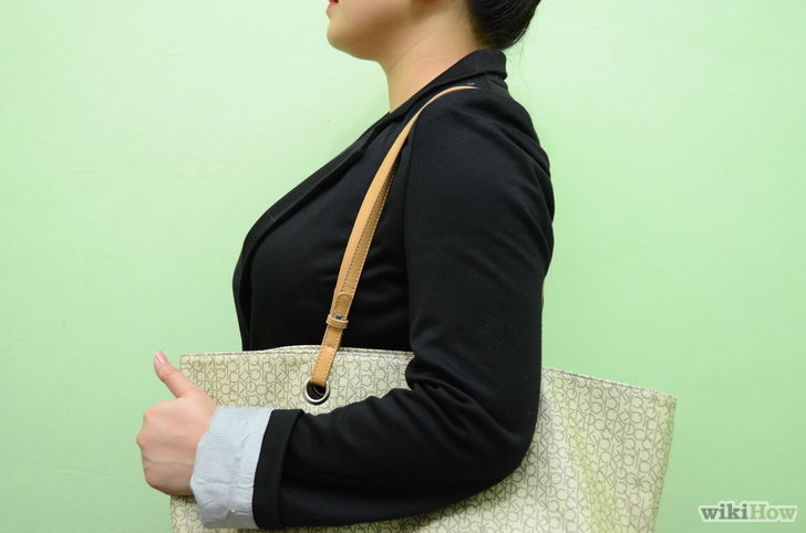 Image titled Avoid Getting Kicked Out of a Store Step 2