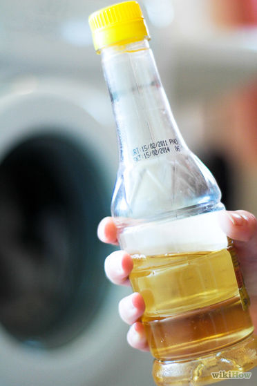 Image titled VinegarRemovesSoapScum Step 4