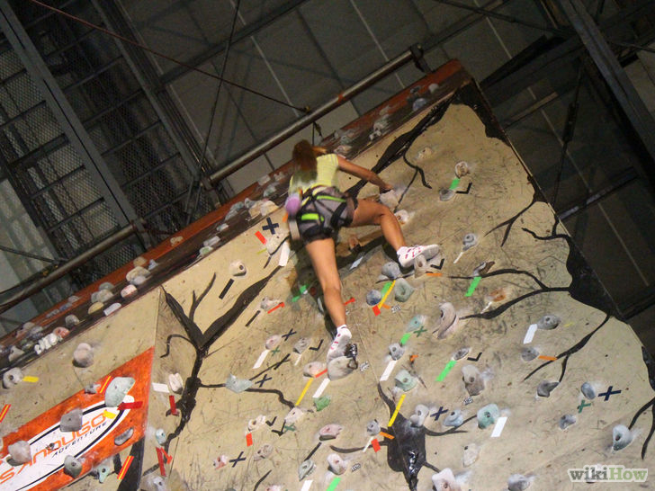 Image titled Act Like an Alpha Girl in Gym Step 2