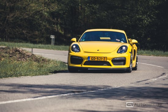 Porsche Cayman GT4 