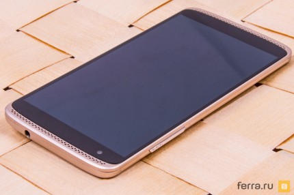 Верхняя грань ZTE Axon mini