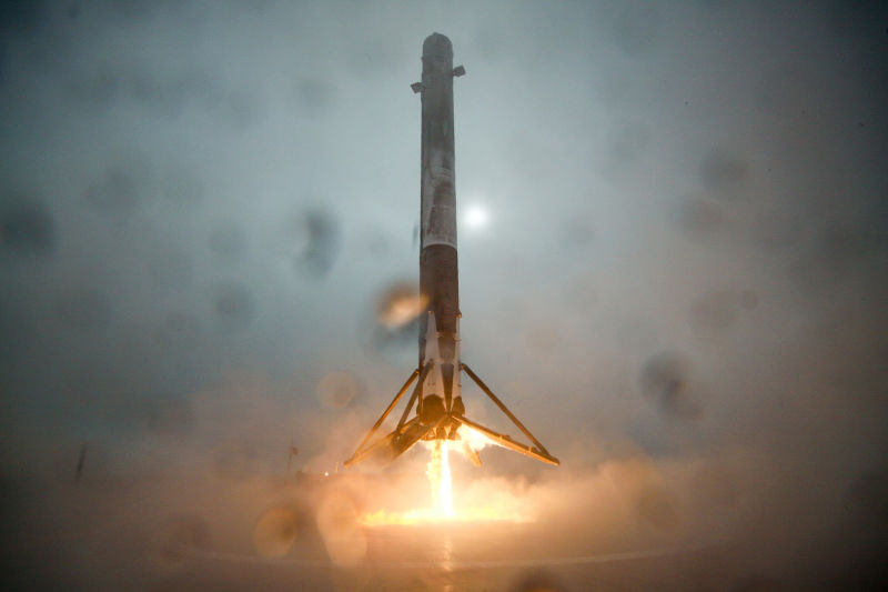 Here's the Behind-the-Scenes Story of SpaceX's Rocket Launch and Landing Attempt