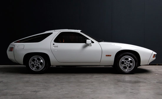 Porsche 928