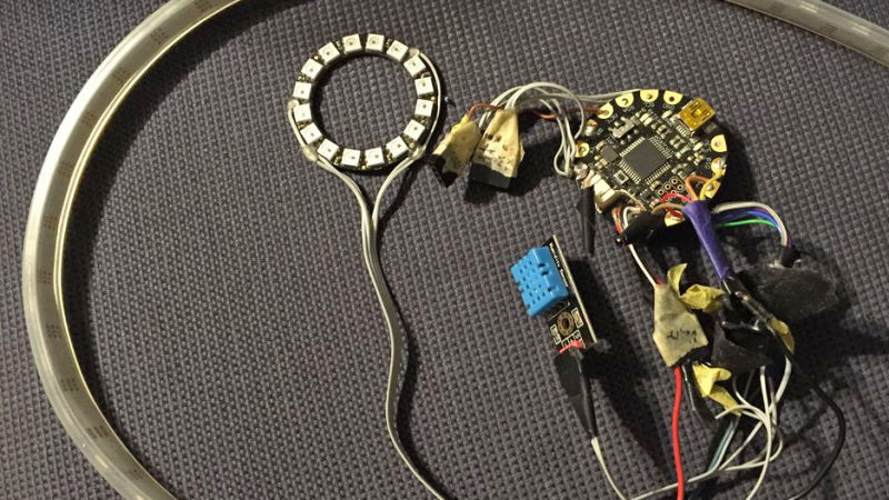 Make Yourself a Working Thermometer Scarf That Actually Shows the Temperature