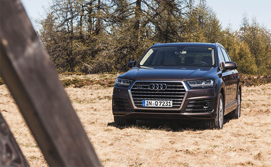 Audi Q7 rijtest en video