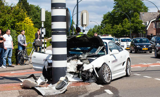 Tien politie-auto's ingezet om gestolen Toyota MR2 te stoppen