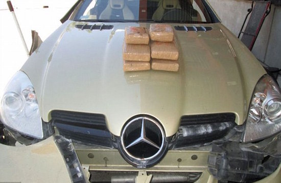 Chick met 6 kg coke gepakt in Mercedes SLK