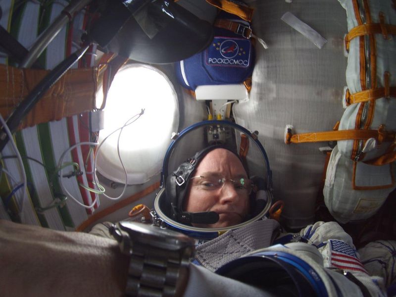 Astronaut Scott Kelly on Liquid Salt, a Stinky Station, and Sleeping in Freefall