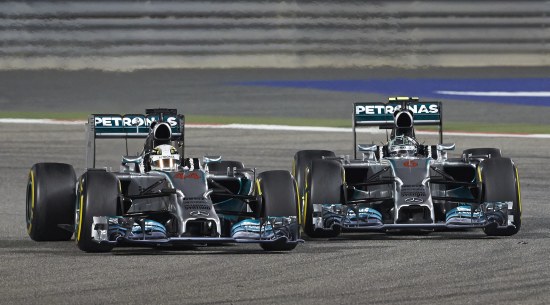 Rosberg en Hamilton in gevecht in Bahrein