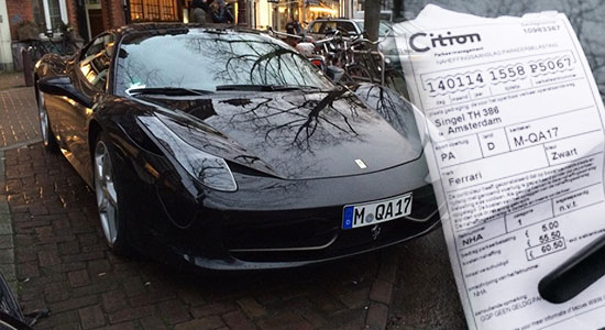 Ferrari 458 Italia met boete