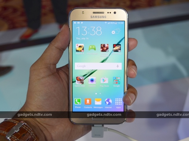 samsung_galaxy_j5_front_gold_ndtv.jpg