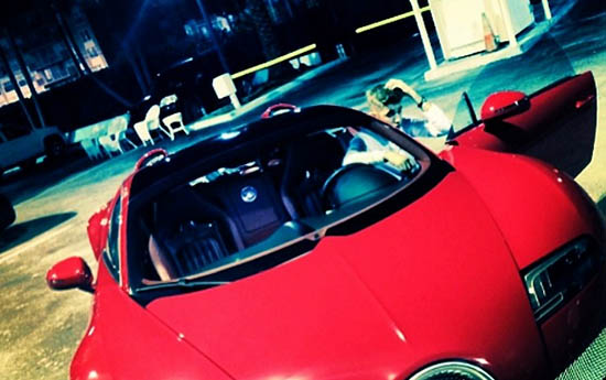 Bieber doet een Bugatti