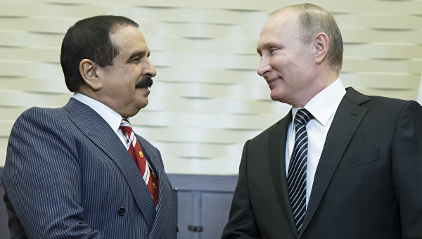 Президент России Владимир Путин во время переговоров с королем Бахрейна Хамадом бен Исой Аль Халифой. Февраль 2016. Архивное фото